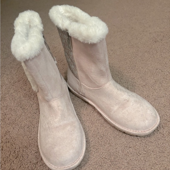 Light pink and sparkly Micheal Kors winter boots - Picture 1 of 4